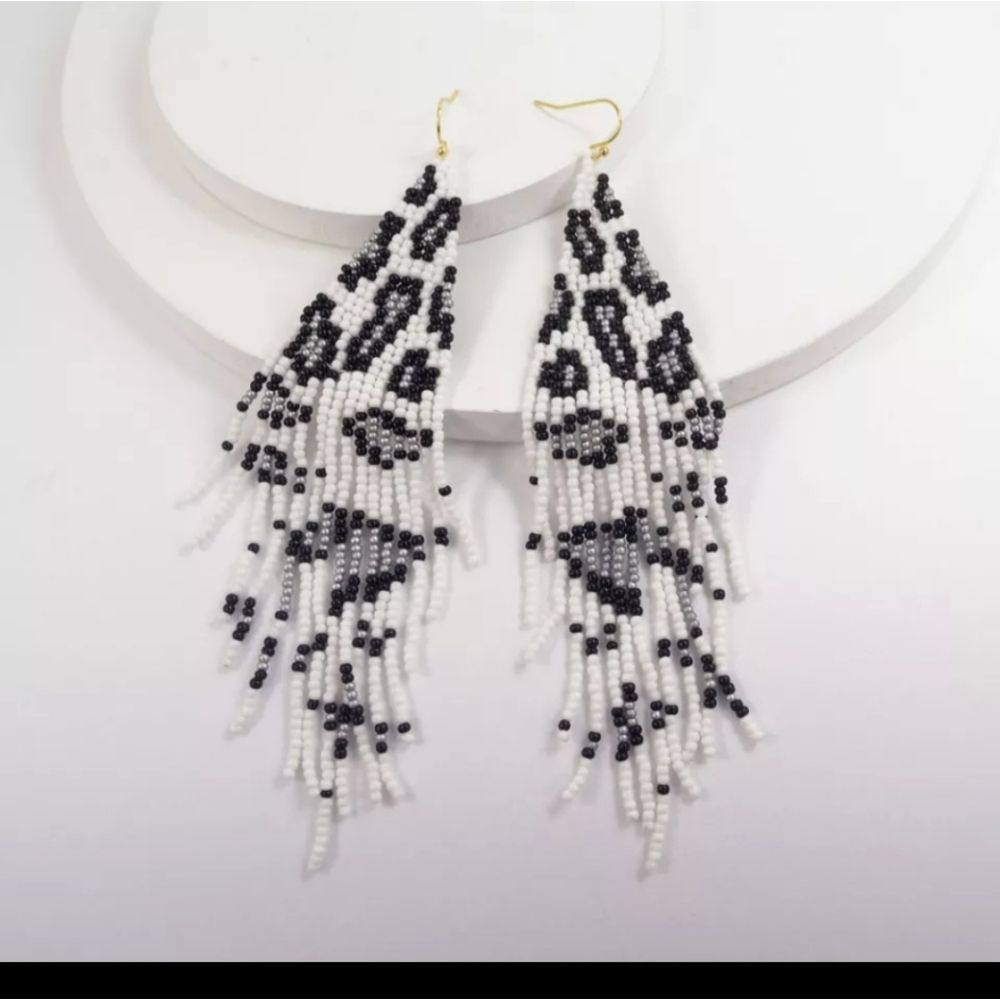 Gold titanium hooks hand beaded leopard cheetah boho Fringe dangle earrings new - Picture 2 of 3